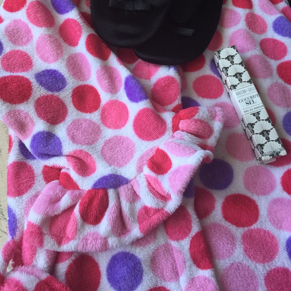 💜 Valentine’s Day Ruffle Robe💗 - Picture 4 of 8